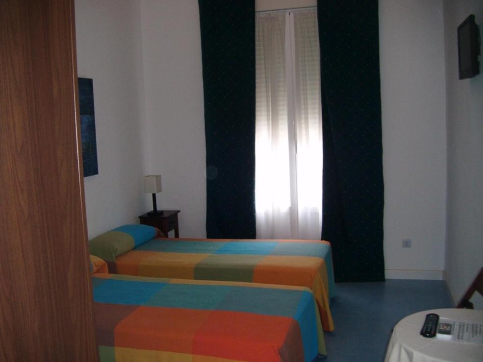 Puerta Del Sol Rooms Madrid Zimmer foto